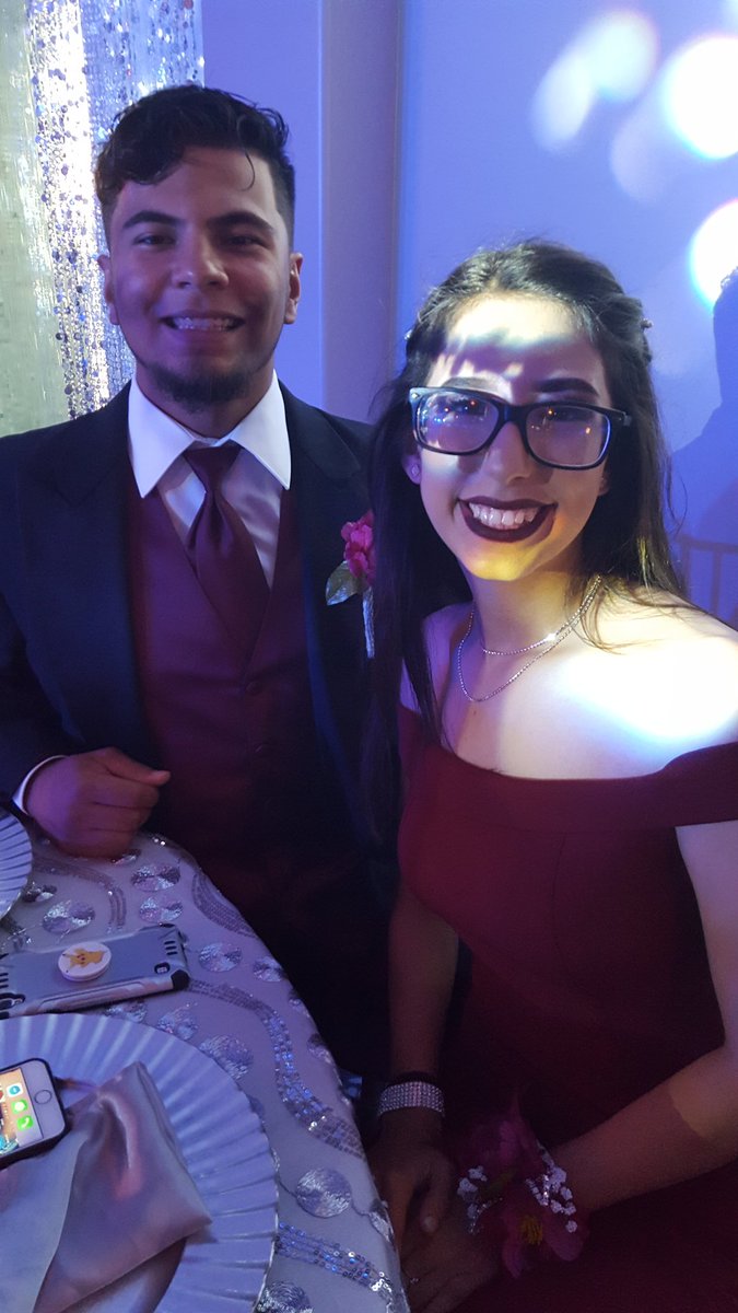 PorterECHS's tweet photo. Prom 2018 https://t.co/O4uUypYuL0