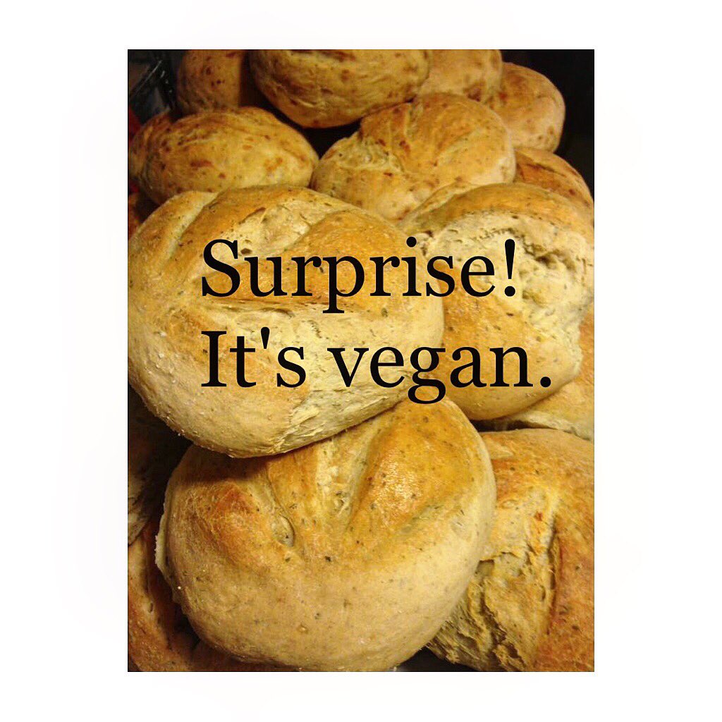 MaeMaesweetshop's tweet photo. Our very popular sourdough baguettes and foccicias, available every market, have always been vegan. If you are vegan or not, come see us at @FMOzarks on Saturday from 8-1! We have lots of good eats!
#loveyourbaker #knowyourbaker #knowyourbread #eatlocal #farmersmarket #vegan https://t.co/M6XvQDyPz4