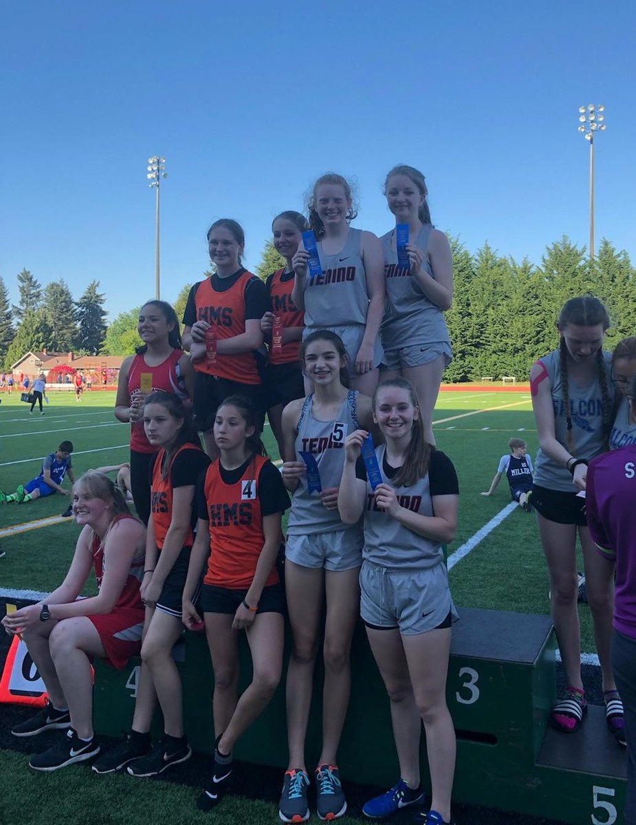 TeninoAthletics's tweet photo. Love when @TMS_Track get the BLUE 🔷 RIBBON & top 🔝 step on the podium🏆!!
-Ladies Medley (100-100-200-400)-
Raquel Englebert
Abby Reverse
Grace Vestal
Ashley Schow
#onTenino #watchOutforThem #goKnights #1stplace @TMS_Knights https://t.co/DqcS7kq0V3