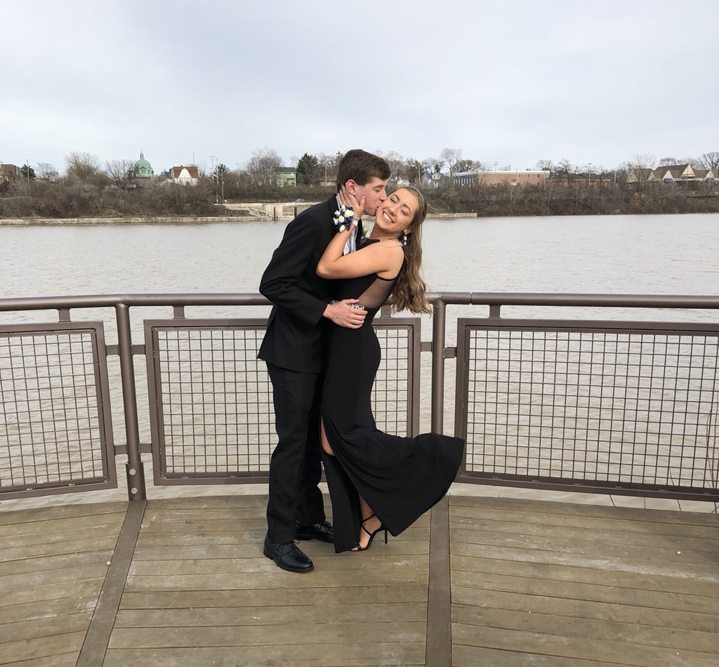 kanekatelyn's tweet photo. 6 months w my boo💞 https://t.co/v17zmpuHwf