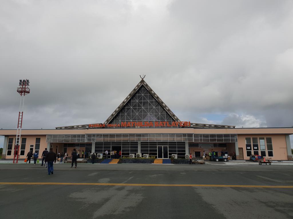Fsetu's tweet photo. Pertama kali menginjakkan kaki di Saumlaki Tanimbar, Maluku Tengggara Barat ~ Mewakili #ChiefRA berbicara di forum #PemudaKatolik https://t.co/azooRXDSFO