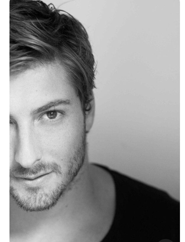 silvia_cg's tweet photo. Pausa para apreciar a beleza do Daniel Lissing 😊❤️#wcth #hearties #whencallstheheart #jackthorton #daniellissing https://t.co/ibQPw2m0uI