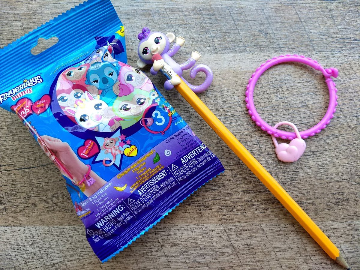TheMommyIsland's tweet photo. Proof good things come in small packages! Check out the adorable #FingerlingsMinis!  #Fingerlings #FingerlingsFriday @WowWeeWorld #ad https://t.co/EQcxk8L3I8