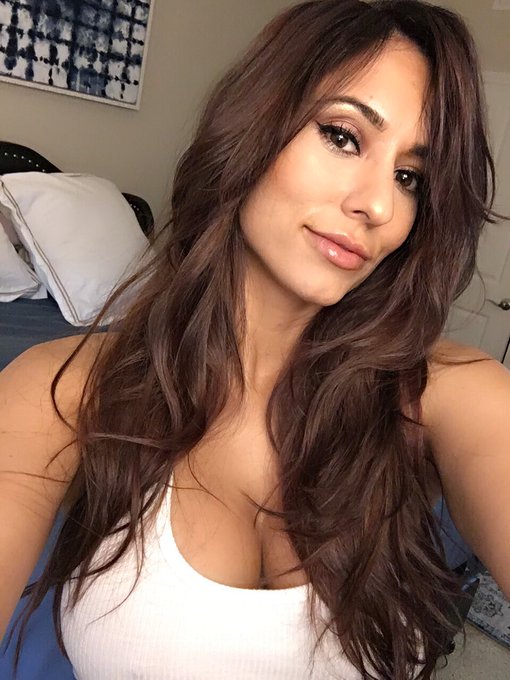 My new hair is giving me life 🙌🏾 https://t.co/coSSe7H2E3