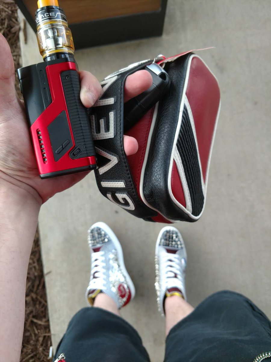 Amplecig's tweet photo. Weekend is start.
#vapingkiwi #electroncig #amplevape #amplemace #macex #SquonkMods #VapePorn #QuitSmoking #Vape #Ecigs #WorldWideVape #VapeShop #CaliVapers #Socal #AllDayVape #vapelove #memorialdaysale #VAPESHOP #vapelyfe #VAPEPICS #vapedaily #VAPE初心者 #VAPELOVE #VAPECLOUD https://t.co/77E20M0JQ0