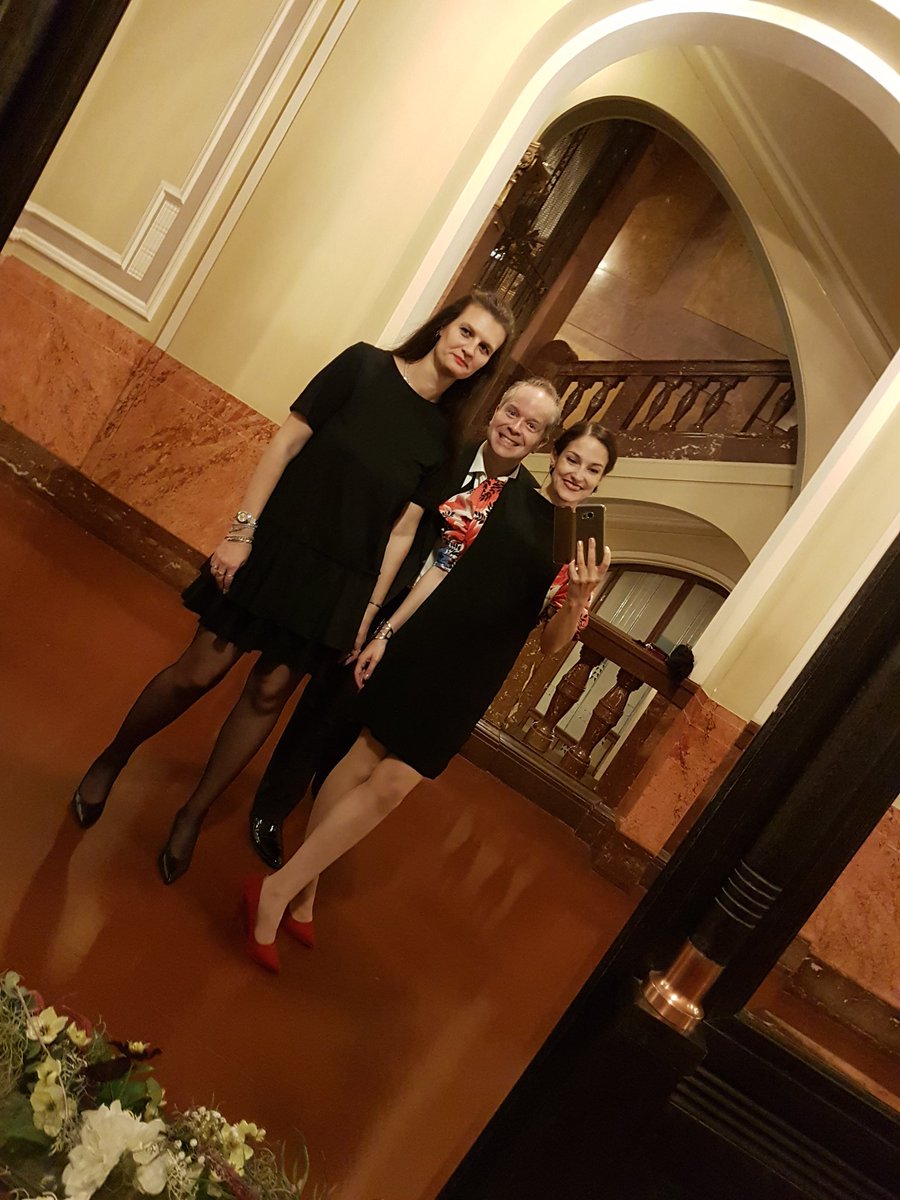 BaruForst's tweet photo. Wonderful photomoment with @damianhumbley 😉 on #pražskéjaro #praguefestival https://t.co/9j4kKU93fI
