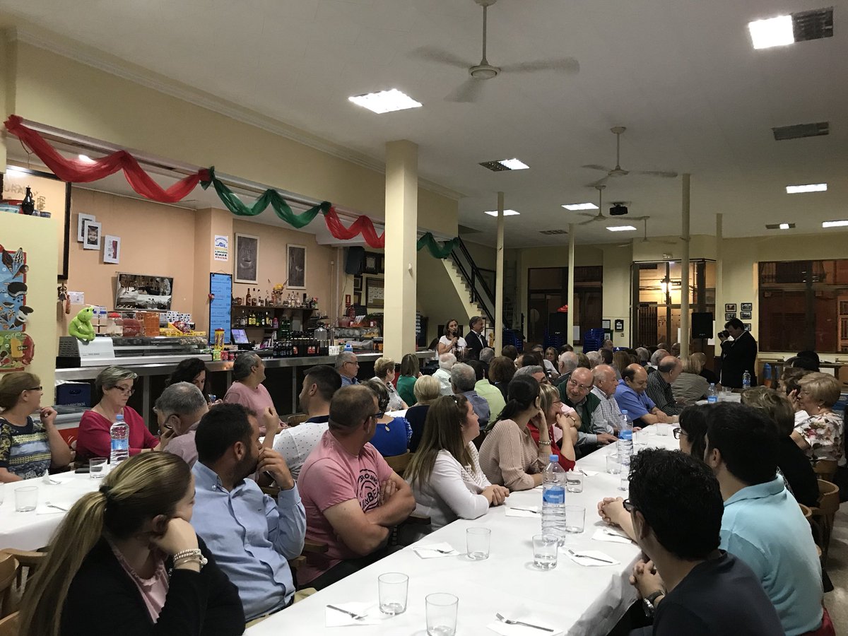 PPBenetusser's tweet photo. Estupenda noche vivida ayer junto a simpatizantes y afiliados. GRACIAS POR VUESTRO CALOR HUMANO!! 
@PPBenetusser @mjosecatala @ferrer_moragues @vpastorc @VicenteIborAsen @lsm46240 @aaussenac @CarmenJavega @_laurachulia @roprilla @monikaloco https://t.co/uPrj9Q3ANh