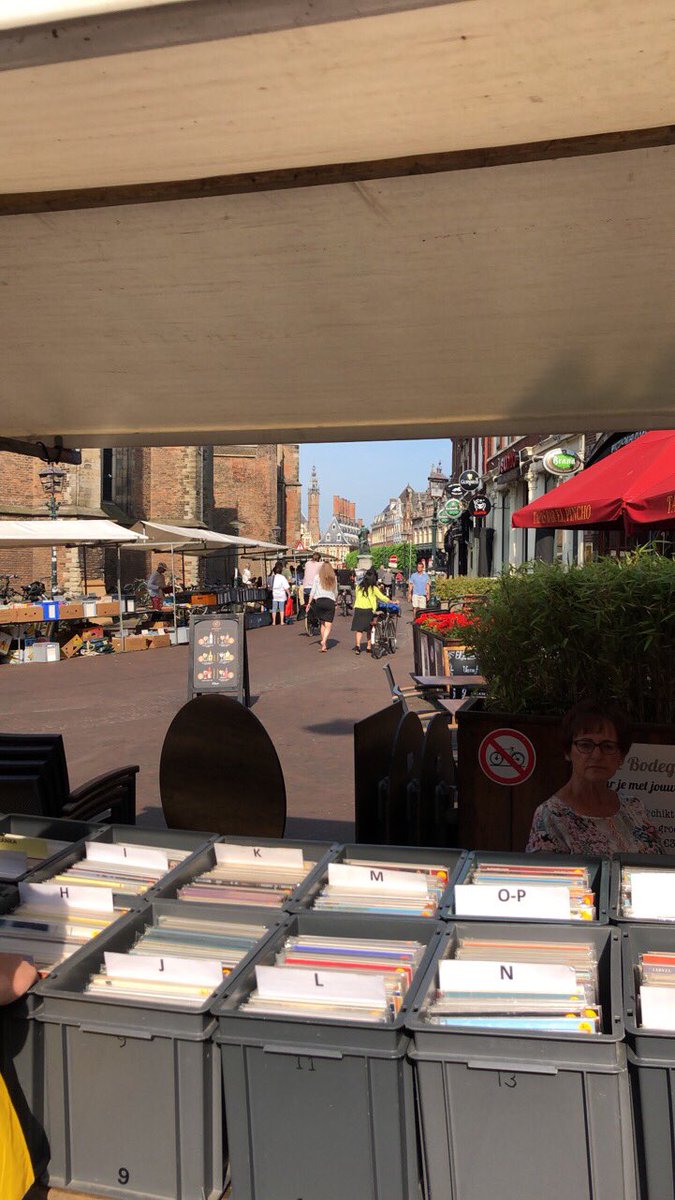 Stralend weer op de Grote Markt, Haarlem <a href="/StripdagenHRLM/">Stripdagen Haarlem</a>