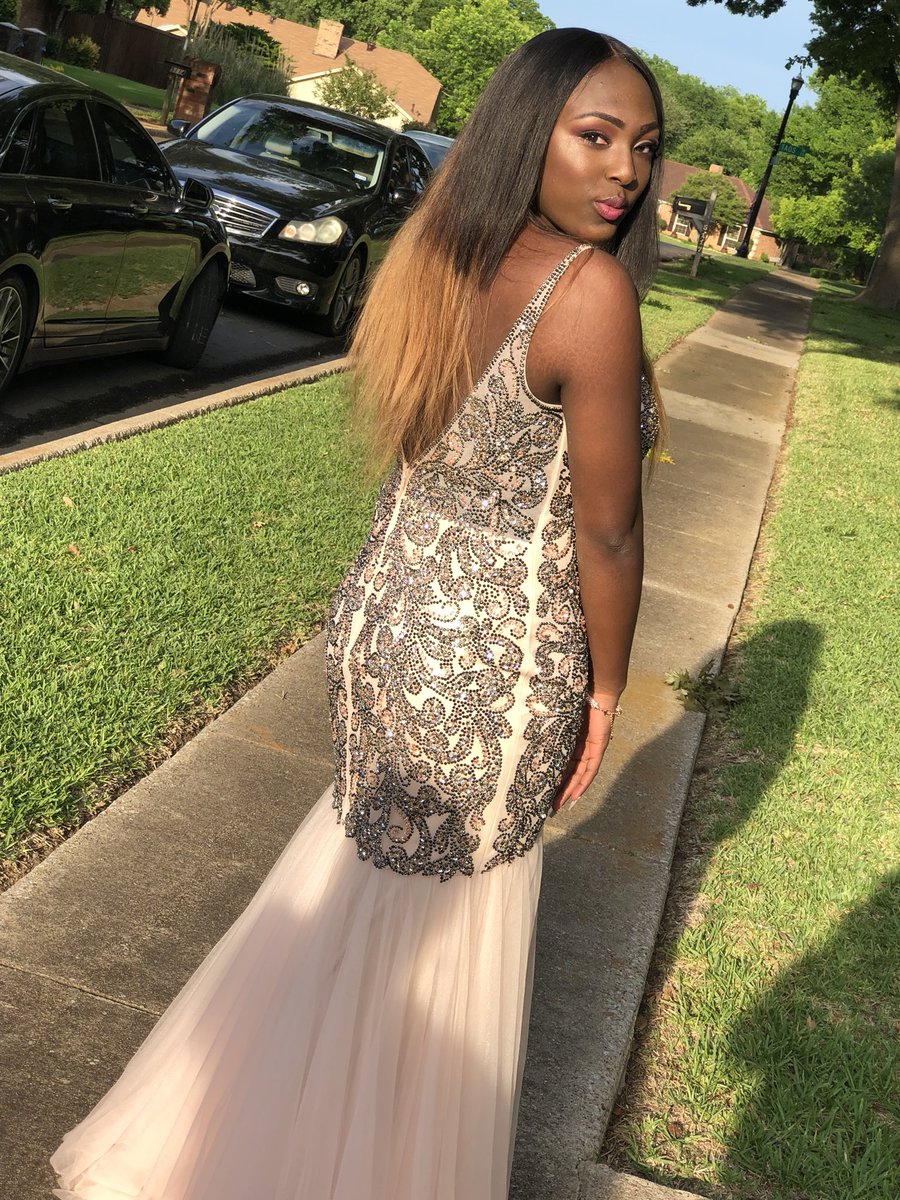 wilsonlex12's tweet photo. I’ll share my prom pictures with y’all😭💗 https://t.co/cehSuDMtO8