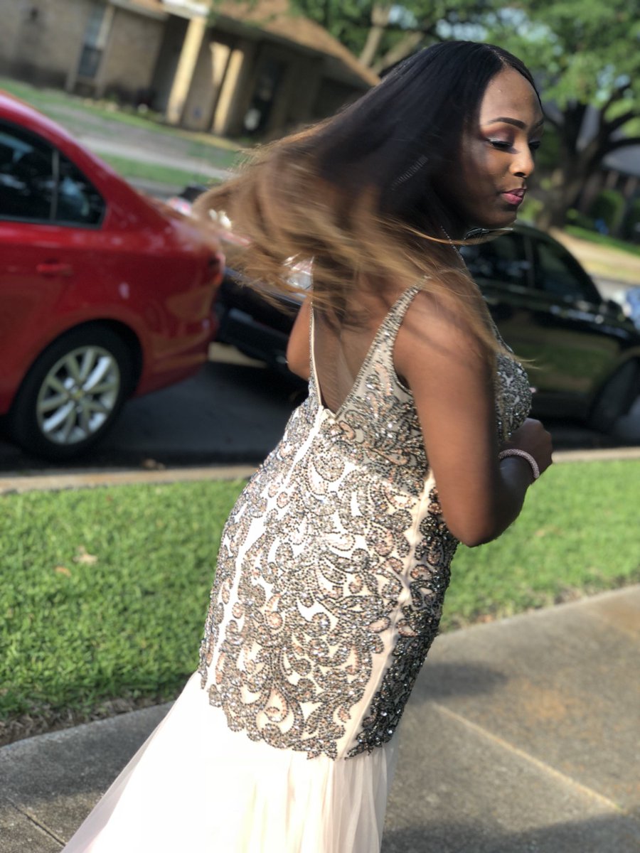 wilsonlex12's tweet photo. I’ll share my prom pictures with y’all😭💗 https://t.co/cehSuDMtO8