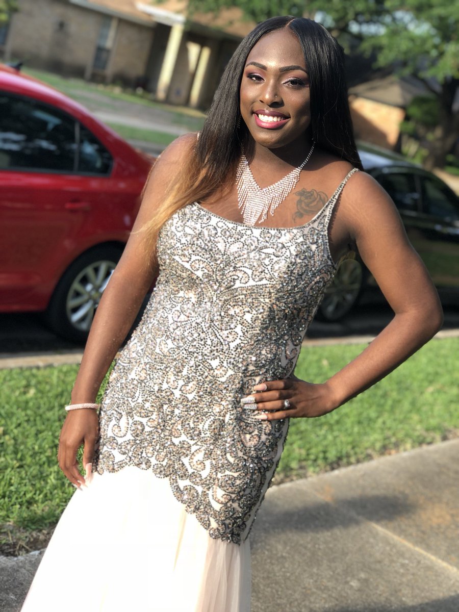 wilsonlex12's tweet photo. I’ll share my prom pictures with y’all😭💗 https://t.co/cehSuDMtO8