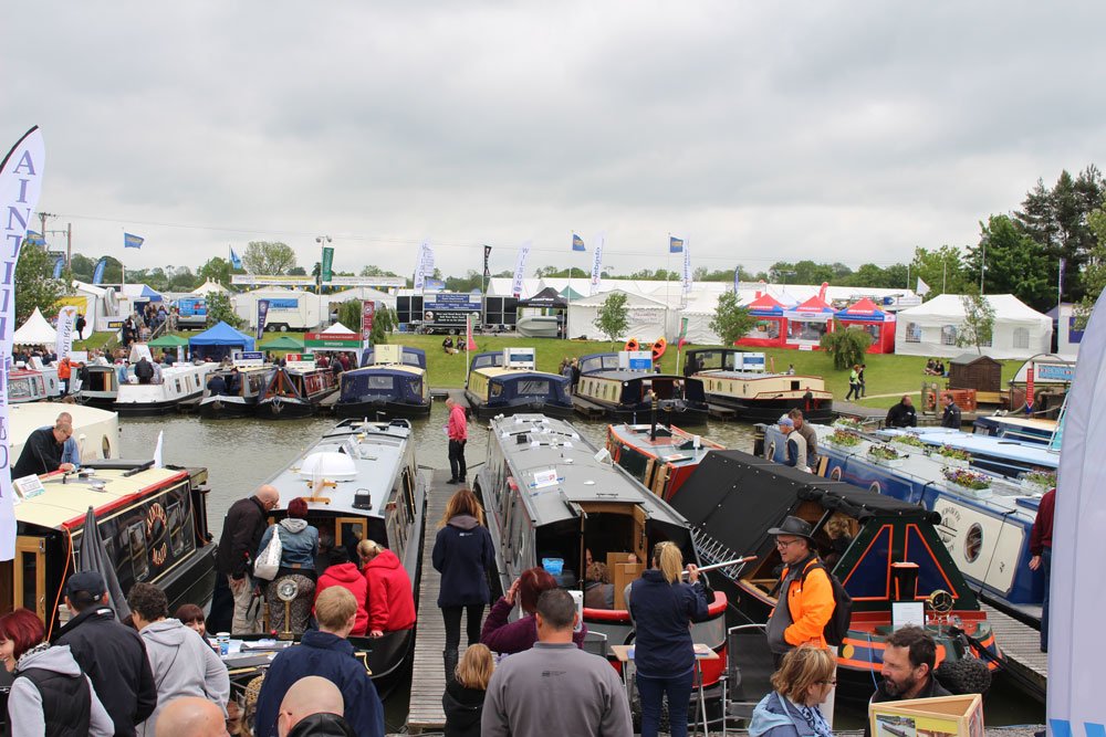 FBW_Campaign's tweet photo. Join us at @CrickShow this weekend! Visit one of our two stands to talk to us about our #GapTracker boater facilities campaign and find out about our special show only membership offer. Find us in the @waterwaysworld marquee and by the quayside. https://t.co/UZn1DpByn5