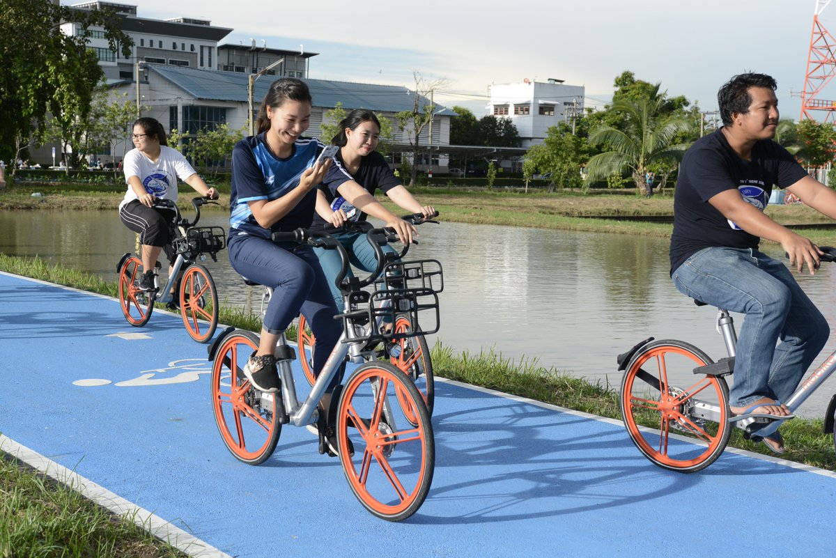 MobikeTH's tweet photo. มาดูเส้นทางปั่น #จักรยาน ใน #มหาวิทยาลัยเกษตรศาสตร์ ใหม่แกะกล่องกัน! รอบสระน้ำ คณะประมง สำหรับปั่นออกกำลังกายเพื่อสุขภาพ และทางคณะได้เตรียมจักรยาน #Mobike ให้ผู้รักการปั่นจักรยานไว้พร้อมให้บริการ #สแกนแล้วปั่น ด้วยนะ <3 #MobikeMovement #MobikeThailand #MobikeKU https://t.co/KF8xEgA82O
