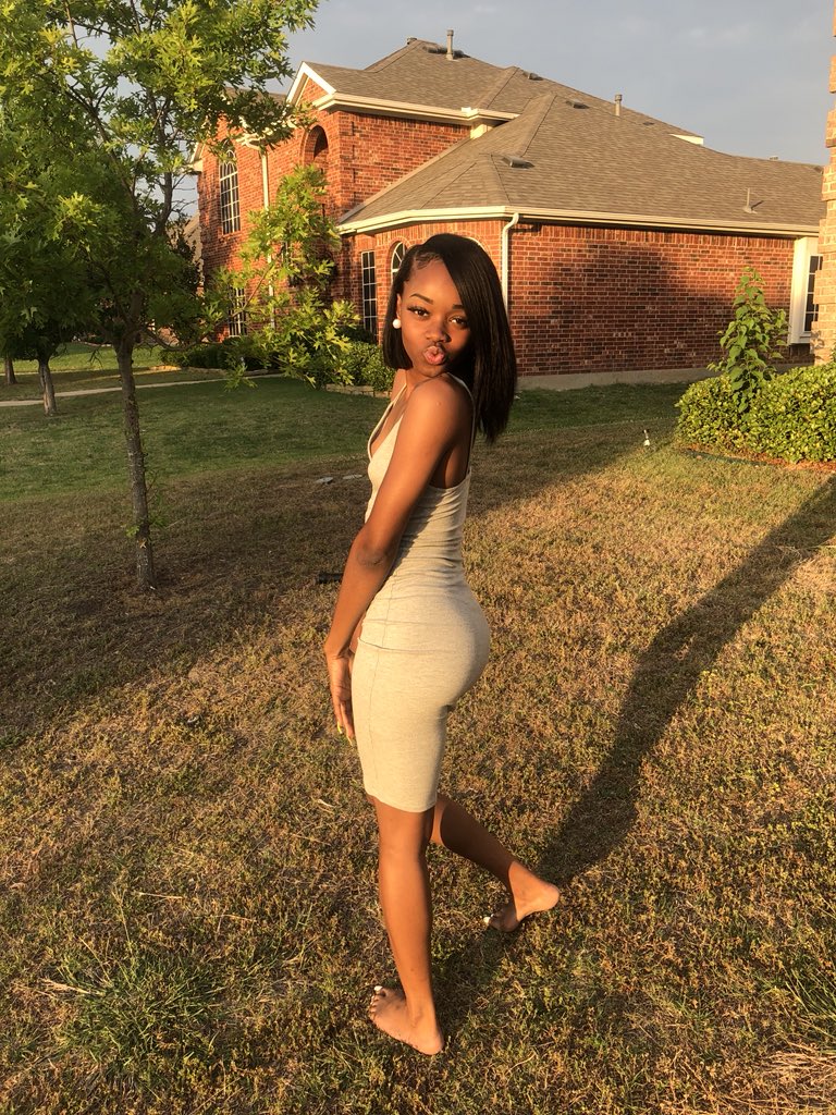 Mya_Bowman_'s tweet photo. Dressed up &amp; went no where 🙄 https://t.co/jeWFc7Wega