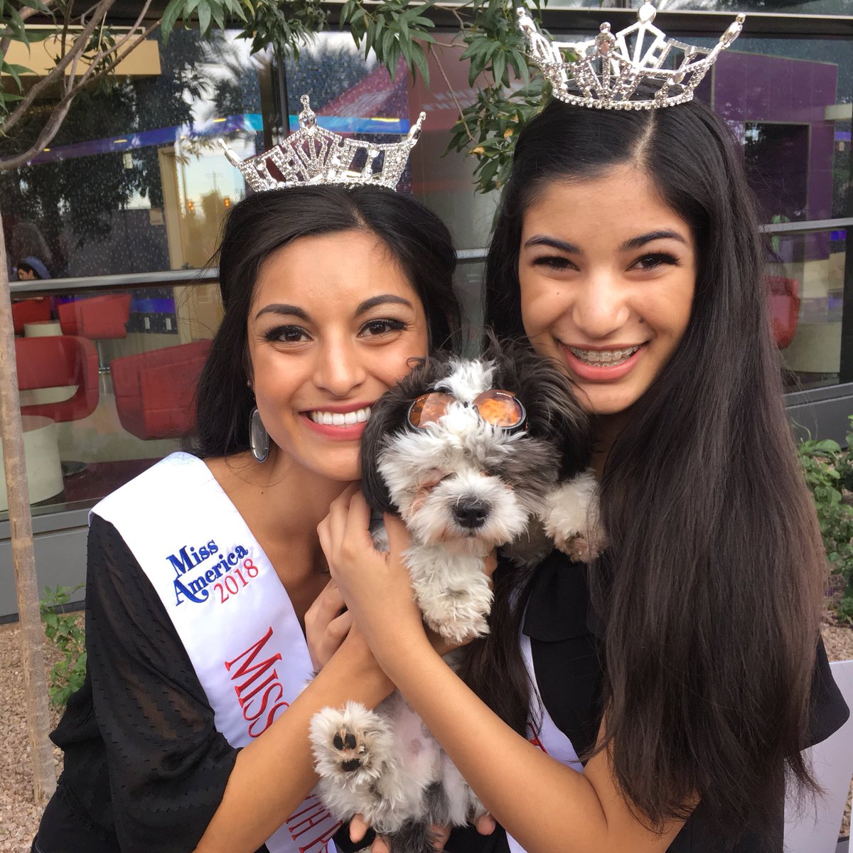 MissNorthPhxAZ's tweet photo. #FriYay #Mood 🐶❤️ Wishing everyone a safe weekend!
•
#Sisters #HugAPup #TeamTiclo #Limitless #MissAZ2108 #Missnorthphoenix #missnorthphoenix2018 #teamnpg #friday #tgif https://t.co/v9kjeZG32j