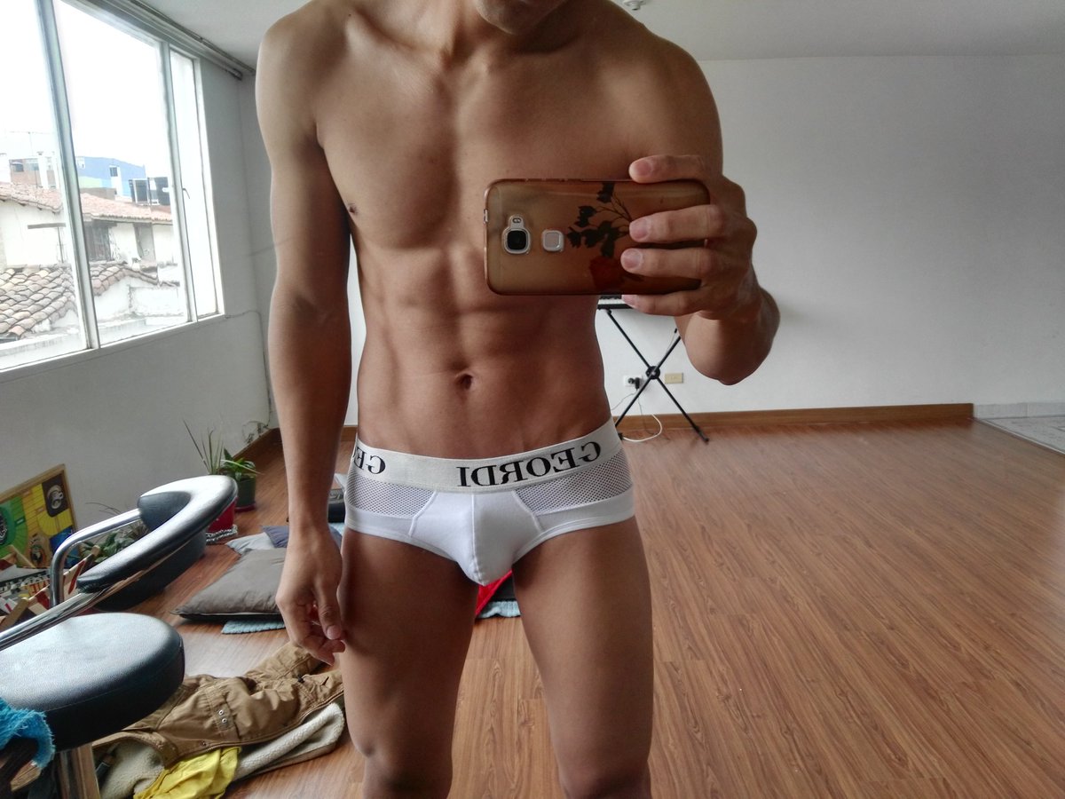 Juanjos65140982's tweet photo. #snake #gaymen #BoycottSolo #Avsuba https://t.co/98yqeBwzX8