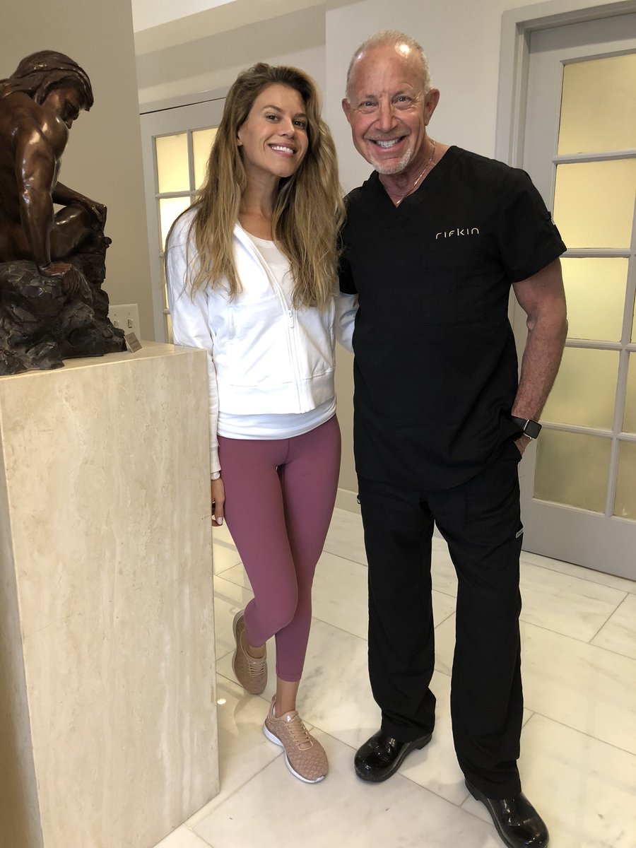 LaurenceRifkin's tweet photo. My beautiful patients #Michele &amp; #Cynthia sent me this photo showcasing their #perfectsmiles!. Whether a supermodel, actress or TV personality, maintain your dental health and smile.#TheRifkinMethod #beverlyhillsdentist #celebritydentist @suite1200.com @drlaurencerifkin.com https://t.co/TKUnp6Kb3l