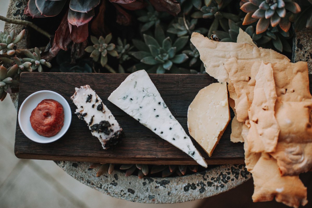 Our members are now enjoying a delightful selection of artisanal cheeses with house made lavosh and preserves matched with 2016 Breaking Ground Shiraz Mourvedre &amp; 2013 White Label Shiraz #WLL18 #huntervalley