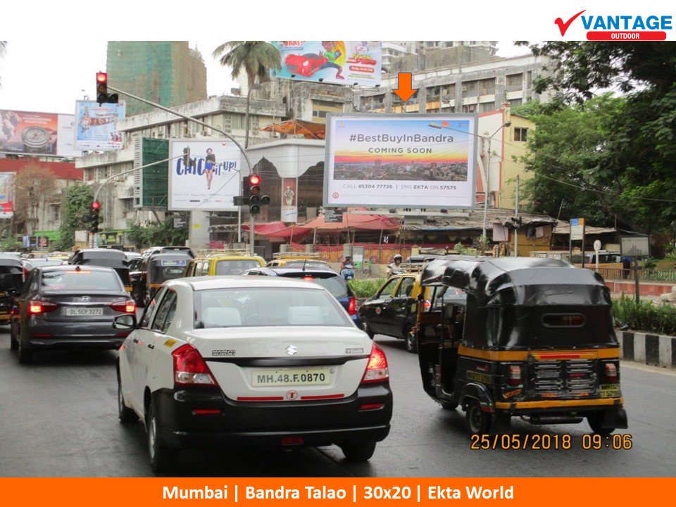 VantageOutdoor's tweet photo. #EktaWorld #Hoarding 30X20 display at Bandra Talao #Mumbai #RealEstate #PremiumProject #ComingSoon #LuxuryProject #BestBuyInBandra For #outdoor #media bookings Contact 044-26213757 or visit https://t.co/E4NvXQkwBd #advertisement #promotions #billboards #ads #oohmedia https://t.co/rr6ZodaNuq