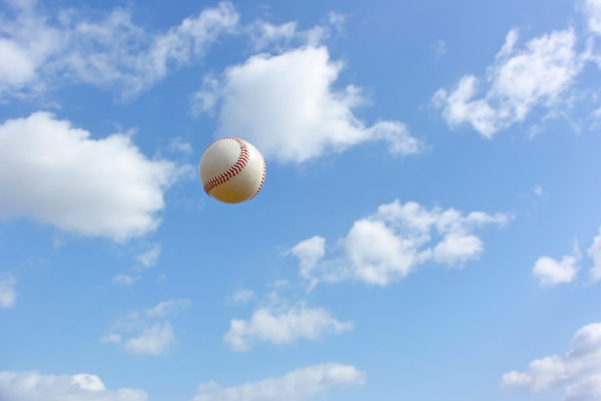 女子野球マニアックス これを見た人は雲の画像を貼れ 野球 空の青 雲とボールの白 縫い目の赤 もっとも美しいトリコロールのひとつ T Co Wfttvwsnlr Twitter