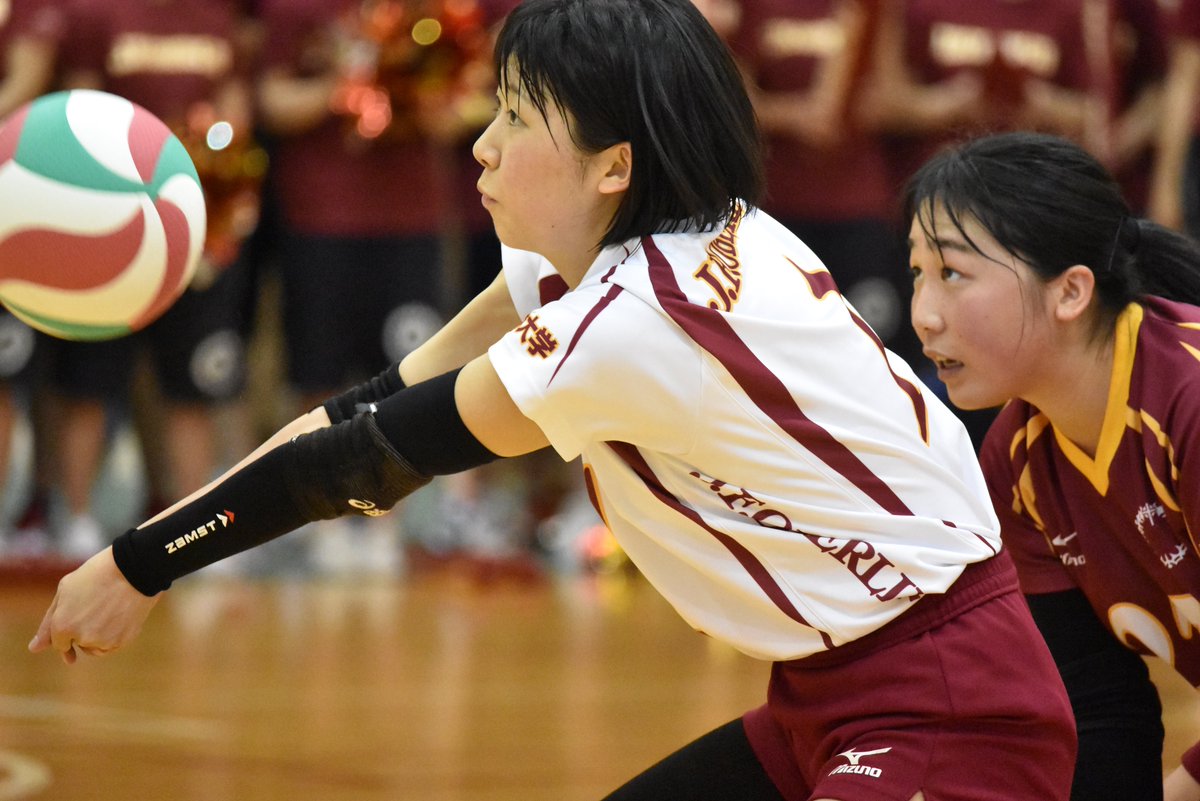 V_kantogakuren's tweet photo. 【女子１,2部入替戦】特設コート第２試合
早稲田２（24-26.25-22.25-23.22-25.15-17）３桜美林 https://t.co/f6QuibmC9I