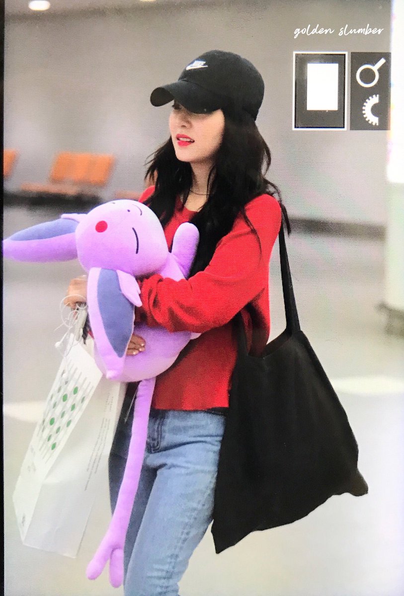 Baejoohyunews's tweet photo. [PREVIEW] 180526 #IRENE #아이린 #레드벨벳 Nagoya Airport

© GoldenSlumber91 https://t.co/cc1BamCnEU