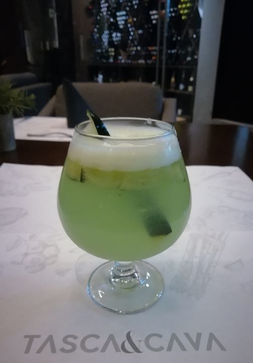 tasca_cava's tweet photo. La mejor coctelería solo en Tasca &amp; Cava.
#cucumbergingergin https://t.co/tDX7hucIvS