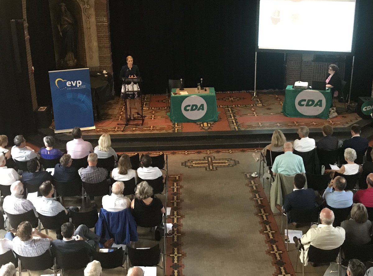 CDABrabant's tweet photo. NU: fractievoorzitter @MarianneCDA neemt leden @CDABrabant mee langs de belangrijkste gebeurtenissen binnen én buiten het Provinciehuis. #BrabantseStoereBoerenkalender #OVrace #Werkbezoeken #Groepsbezoeken #Debat #Ontmoeting https://t.co/LAvHDWnzt9
