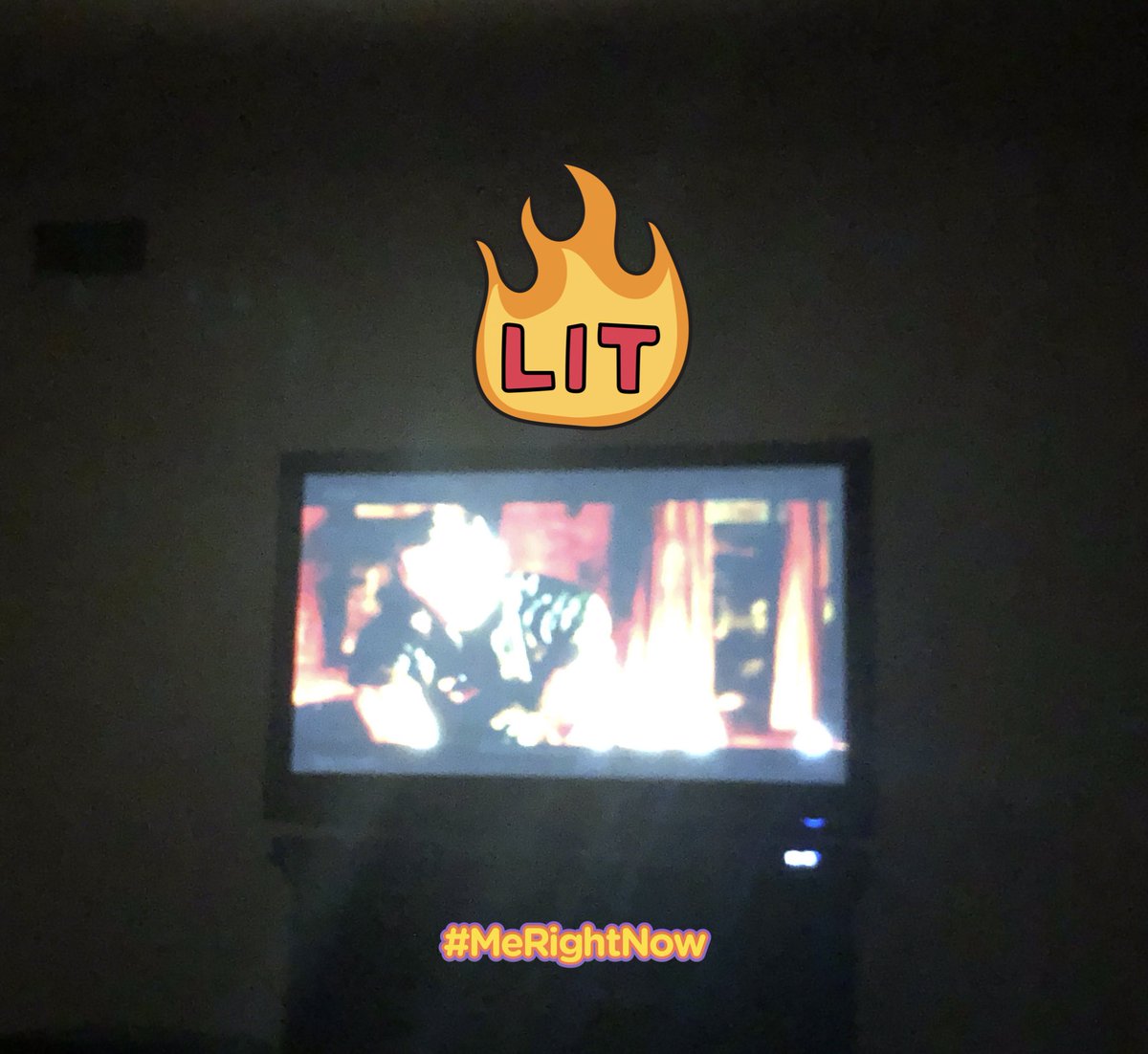 uknomeBIG's tweet image. Friday night, 10:42 pm, in bed watching reruns of #BlackSails #WashedTwitter #washedgang #ganggang