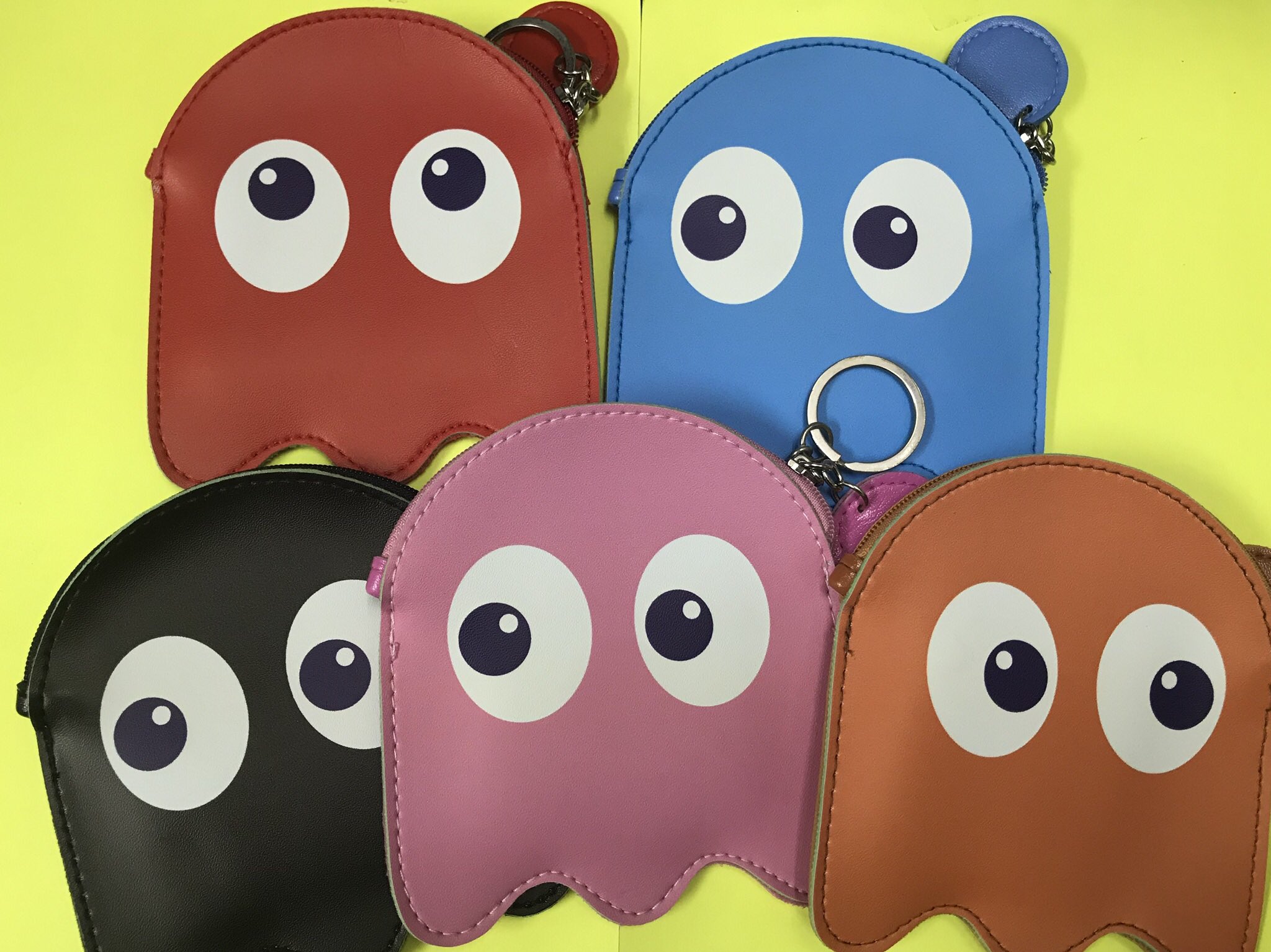 中野ロープウェイイトウ على تويتر パックマンの敵モンスターポーチ400円です 私は意識したことありませんでしたが 色によって性格の違いがあるそうです あなたの性格にあったやつなどを 中野ロープウェイ