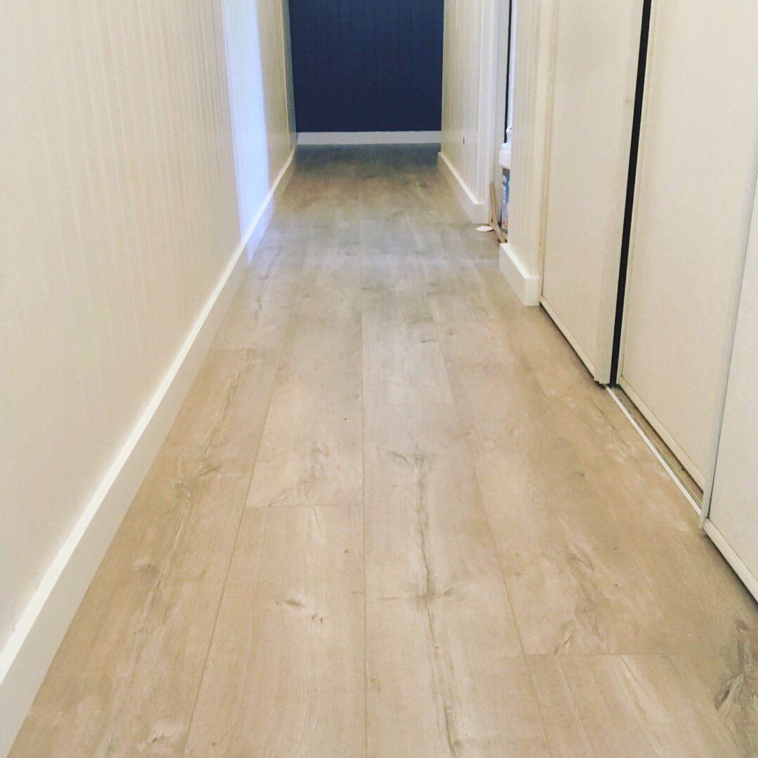 abaca_salome's tweet photo. Habillage de marche et réalisation d’un RDC en sol stratifié QUICK STEP Perspective Wide UFW1536 Chêne des Caraïbes gris #quickstepfloors #abacasalome #kaertrade #routedumeuble #rennes #parquet #parquets #stratifie #idecking #easyclick #easychange https://t.co/cbgVLObRVj https://t.co/8cHeLkER8k