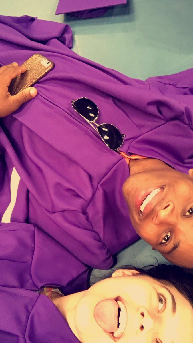 street_darius's tweet photo. Graduation pics 👨🏽‍🎓👩‍🎓🤙🏽 https://t.co/BXv4mZKo3V