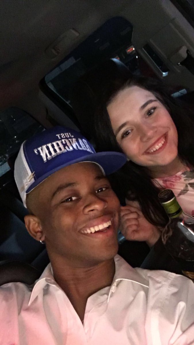 street_darius's tweet photo. Graduation pics 👨🏽‍🎓👩‍🎓🤙🏽 https://t.co/BXv4mZKo3V