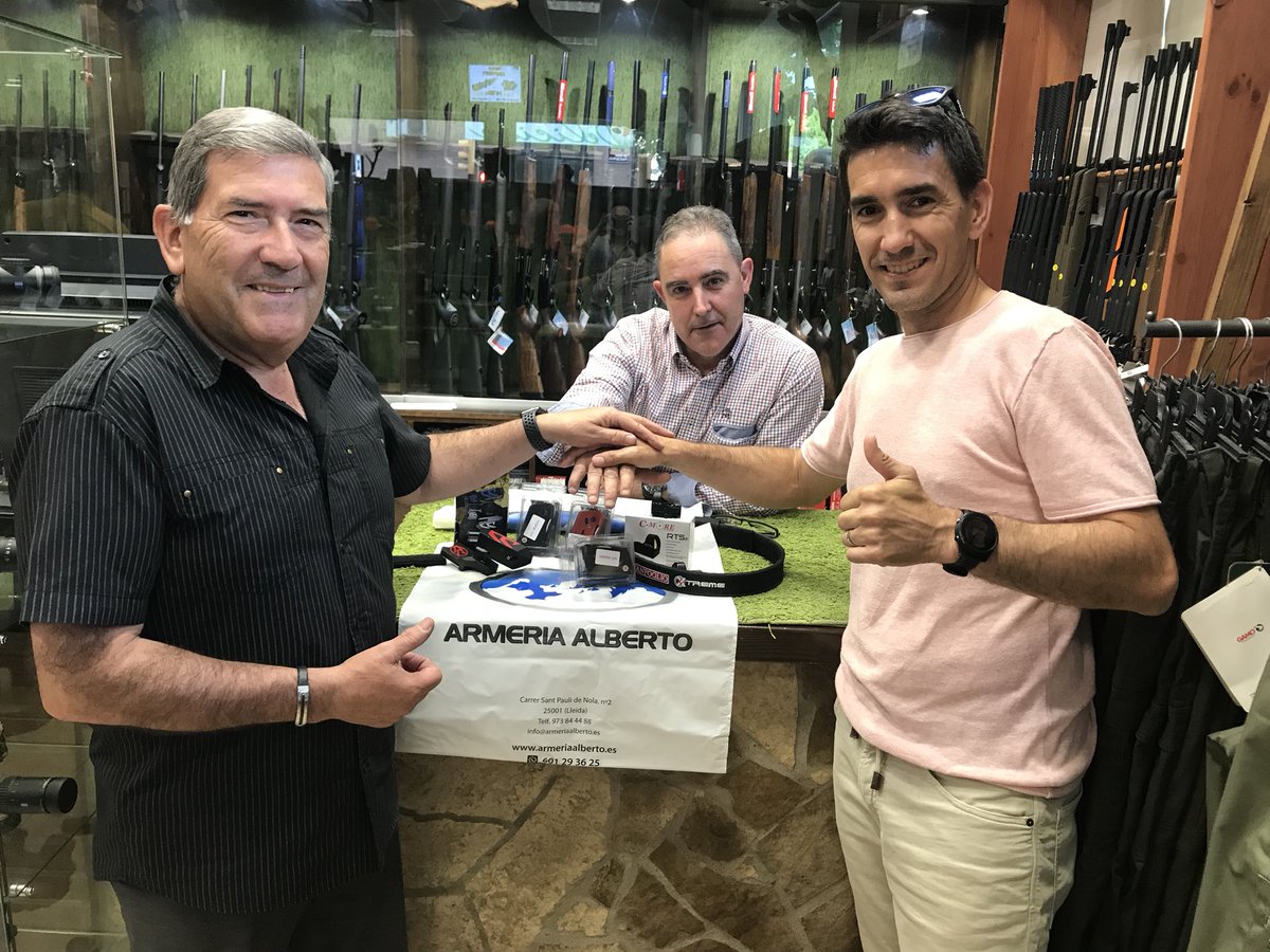 ivanespilez's tweet photo. La @ArmeriaAlberto volverá a ser una pieza clave para la temporada 2018. Renovamos el acuerdo de colaboración con el que me ayudan a tener el mejor material disponible para competir al 100%.
Muchas gracias Alberto!
#armeriaalberto #ipsc #ipscworld #shooter #dynamicshooting https://t.co/y1CfAcSojj