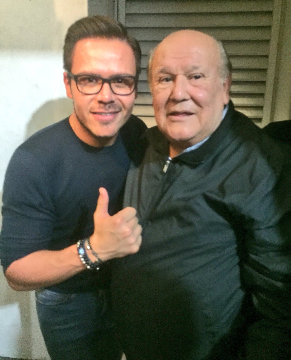 hugomejuto's tweet photo. Con un éxito rotundo, se presentó #LeoDan @Leo_DanOficial en #LaMaraka 

La noche se llenó recuerdos y hits musicales, ante casi 2 mil personas!!!

A Full 👍 https://t.co/ItnsfozO0C