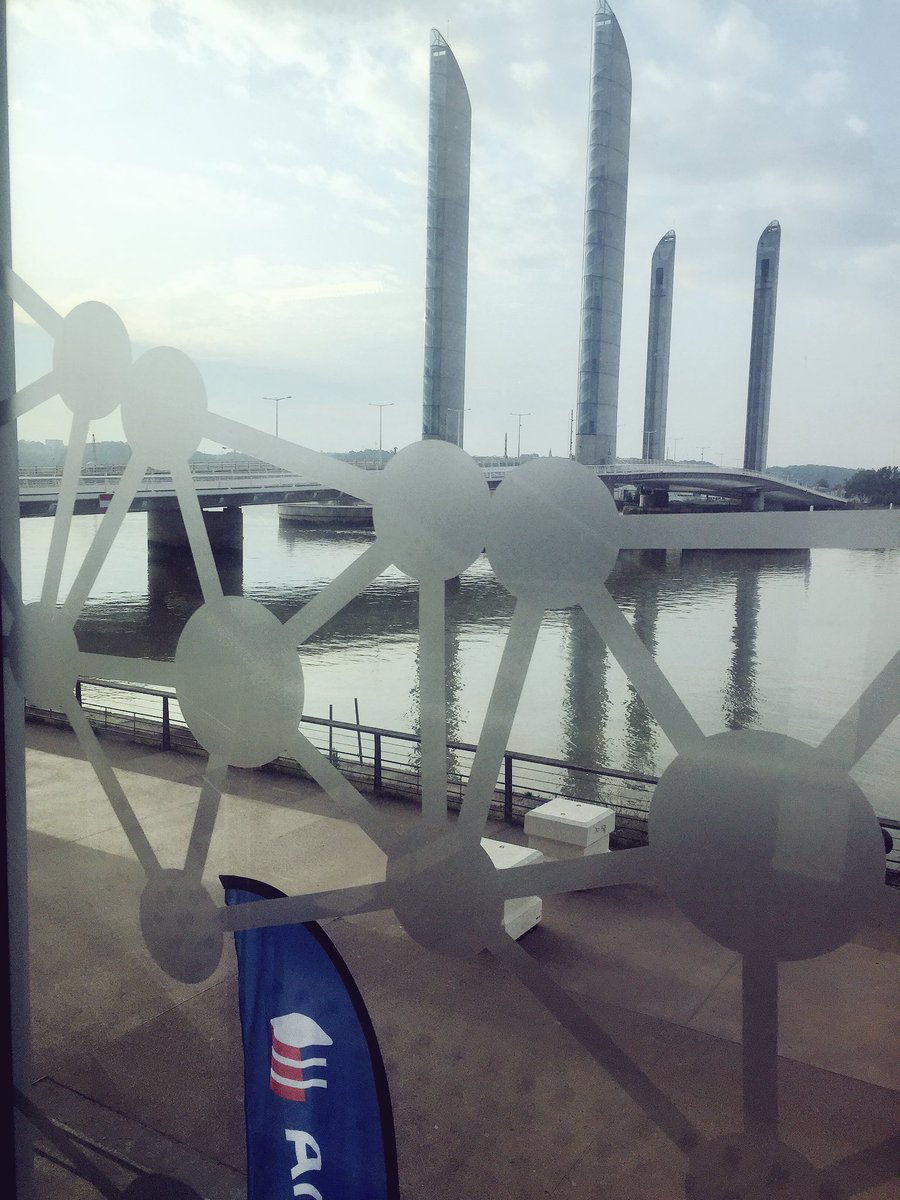 BeMyAppFR's tweet photo. #Hacktheroad #Bordeaux #hashtagbattle #beachcode @capsciences @Eurovia_Group on est matinal #ouvrier #AR #hackathon https://t.co/br5TPQNbSS