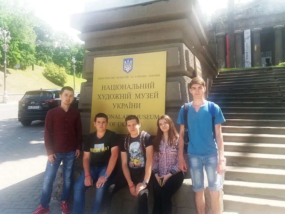 MAFPP_EN's tweet photo. Our students relax not only at parties. Recently, they had time to visit National Art Museum of Ukraine, the Park Askold's Grave, the memorial to the Heroes of Krut and the Church of St. Nicholas. #Kyiv https://t.co/LQb8twhRQS