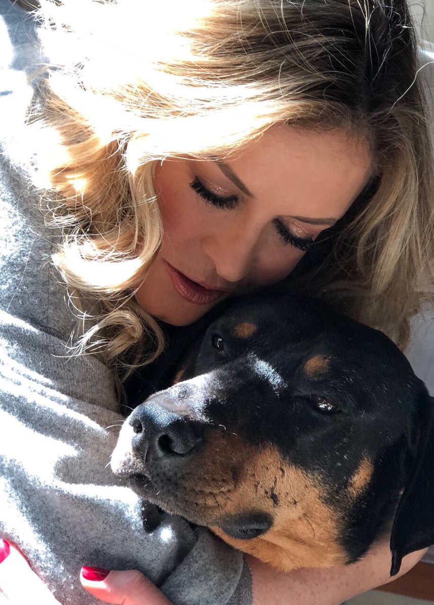 #CompraConCausa en el #BazarHero que organizamos junto a <a href="/WeWork/">WeWork</a> Artz Pedregal para ayudar a <a href="/rescatovidas/">Rescatando vidas, regalando amor, A.C.</a> Inscribete ya en bazardeheroes.splashthat.com #BeAHero ¡Te invitamos <a href="/rebecadealba/">Rebecca de Alba</a>! Eres una #Hero que aboga por los animales #EresNuestraHero