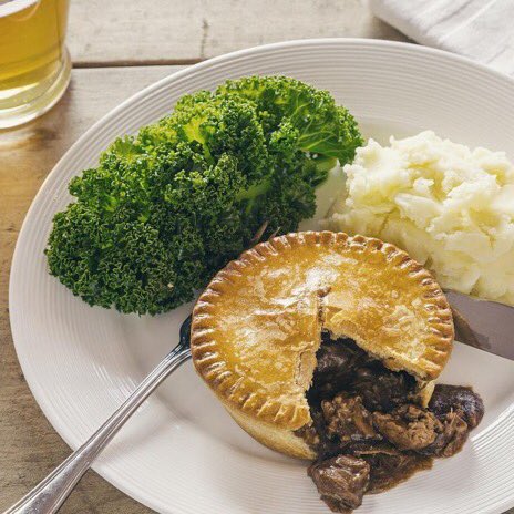 tynebeerfest's tweet photo. This year @lucyblaylock is providing pies n mushy peas to go with yer beer. Don’t expect a fancy plate or fork like this though, we’re a beer festival!��� https://t.co/eSliikuT1v