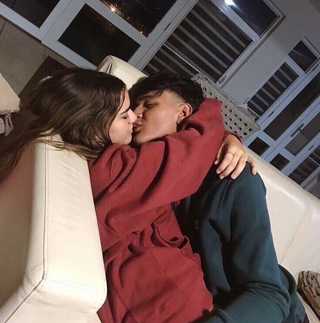 citeitentacoes's tweet photo. queria tá assim com a pessoa q eu gosto https://t.co/8wBlJ9sTpr