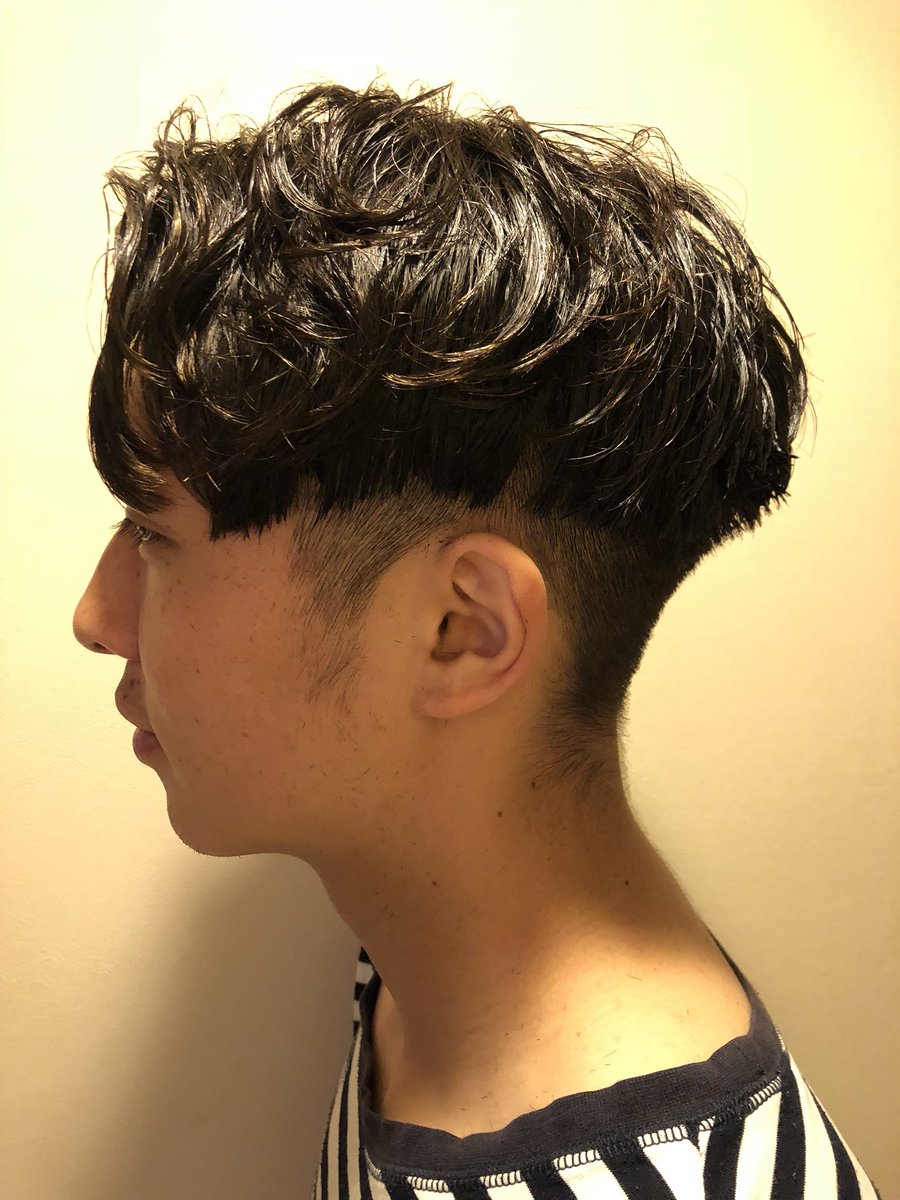 Rei בטוויטר 本日2人目 伸びきった髪を清楚なイケメンヘアに もともとパーマがかかっていたのでウェットセットでラインが少し崩れていい感じに