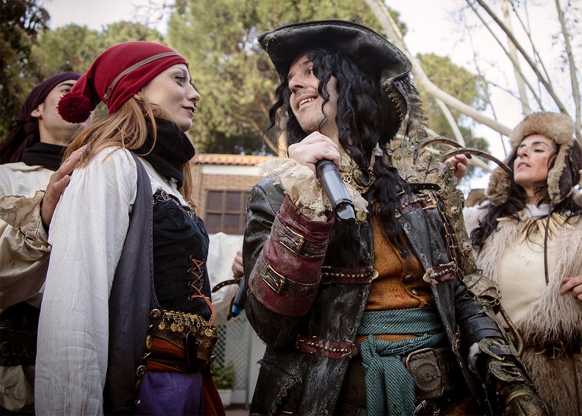 patraccionesmad's tweet photo. Solo un baile puede juntar a grandes enemigos como Peter Pan y el capitán Garfio en el espectáculo "Peter Funk &amp; Garfio´s Band". 

¡Ven a conocerles y a seguirles el ritmo con sus coreografías! ⭐⚓⛵👨‍🎤🤸‍    #ParqueDeAtracciones #Madrid https://t.co/fWAUa0k0ed