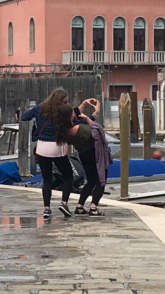 FinbraatenMeg's tweet photo. Having strong social relationships is a protective factor for mental health. Friendships are great for things such as support, fun, and keeping you sane. #ABNPROuwlax #2018ldv @uwldolcevita https://t.co/KIl4ITLUYw