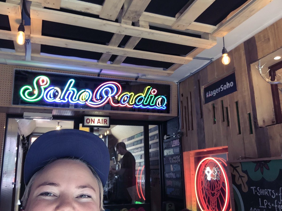 KalLavelle's tweet photo. Smashing morning on the living legend @tonymoore1 's @sohoradio show! 🙌🎼💕

And super great to meet my long lost Irish cousin @cazzy_mac ;) and my new favourite artist @ilukamusic 👌🎼 https://t.co/jUWaveBnRe