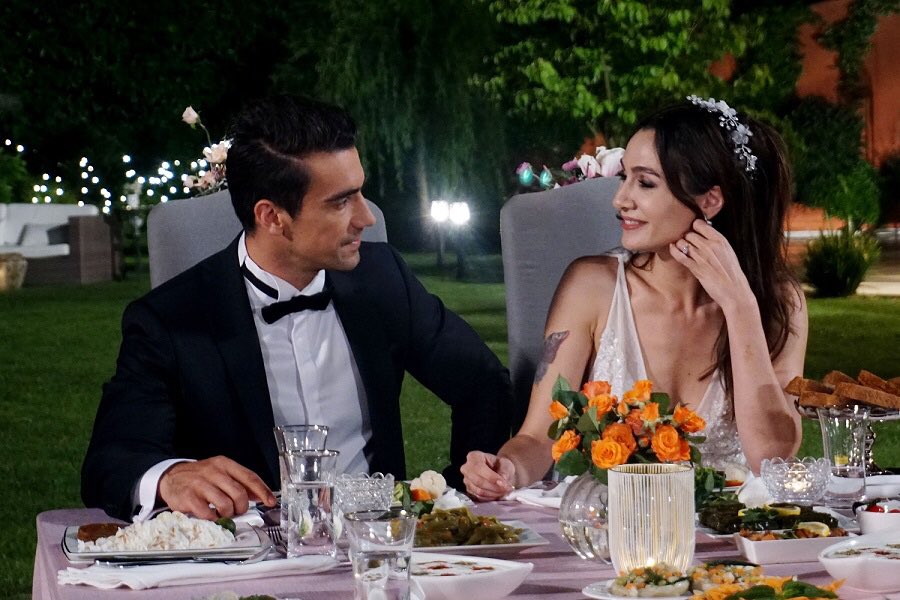 32. Bölüm Fotoğrafları! ♥️ 

#SiyahBeyazAşk #AsFer #İbrahimÇelikkol #BirceAkalay #FerhatAslan #AslıAslan