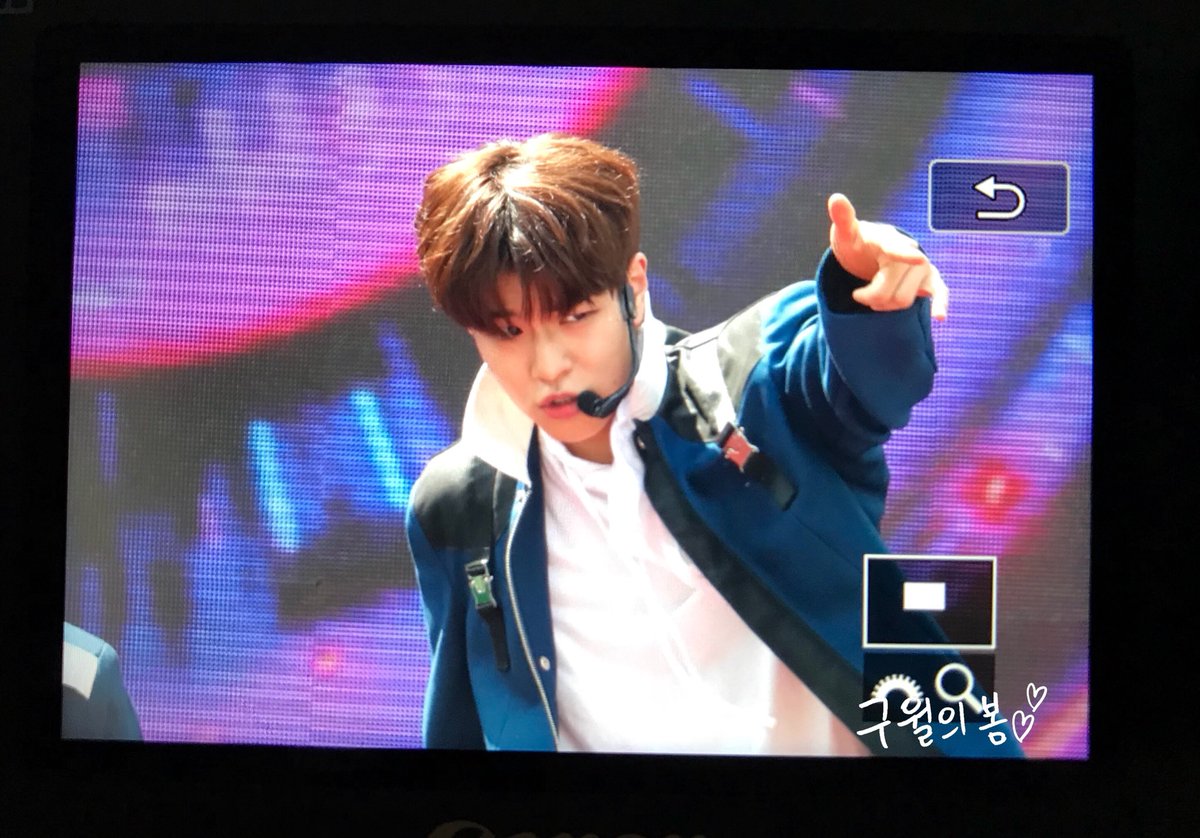 SM_Spring_0922's tweet photo. 180526  U 클린 콘서트 (U Clean Concert) 프리뷰

#SKZ #스트레이키즈 #Straykids #김승민 #승민 #Seungmin #Distric9 #Mirror #YAYAYA #ucleanconcert https://t.co/s90WPVks7r