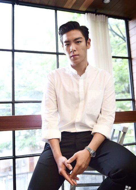 TOP_oftheTOP's tweet photo. ~TOPmemories~
😍so handsome😍

Happy Weekend☺🙂

💐🌹🌷🌺🌸
D-400
#BIGBANG #TOP #ChoiSeungHyun #탑 #최승현 #빅뱅 
Cr logo / xsportsnews https://t.co/eOgE0ogBEn
