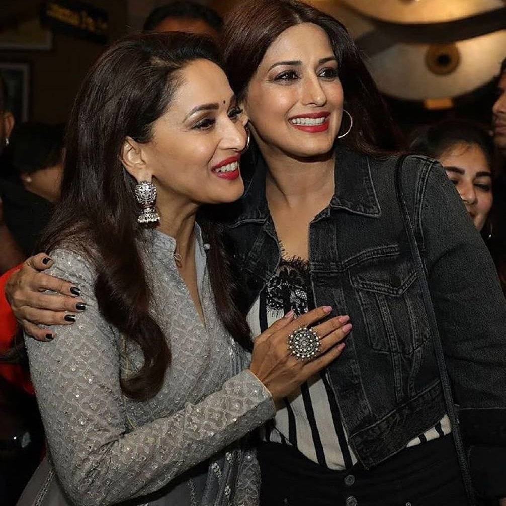 BollywoodReels's tweet photo. From the #BucketLost screening last night... #MadhuriDixit's first Marathi movie with #RenukaShahane. #DharmaProductions https://t.co/v35ynR2x1u