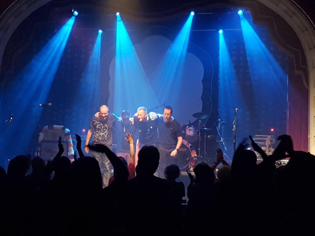 Excellent night watching <a href="/ColdplaceCP/">Coldplace</a> at the <a href="/TheAstorTheatre/">The Astor Theatre</a>