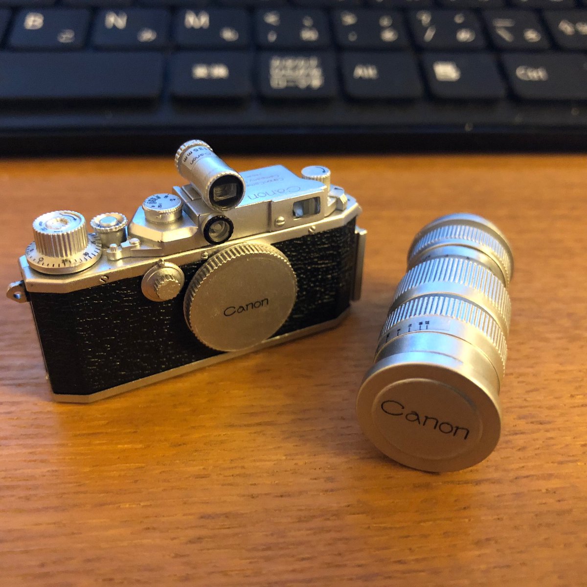 fat_murano's tweet photo. カメラ、買っちゃいました。
・・・(^◇^;)
#Canon
#IVSb
#Serener135mmF4I
#135mmFinder https://t.co/YL7wiShplt